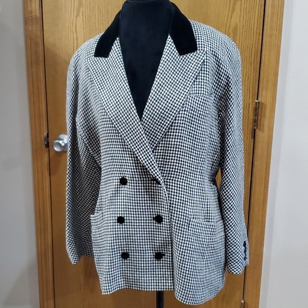 Vintage escada wool velvet trimmed checkered blazer
